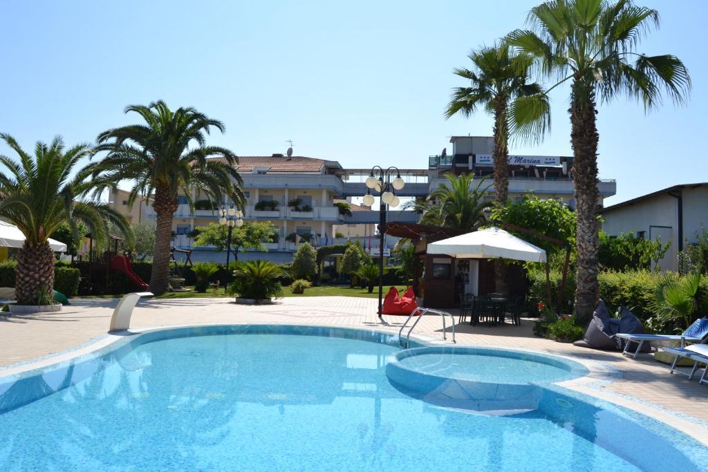 Hotel Marina Roseto Degli Abruzzi Exterior foto