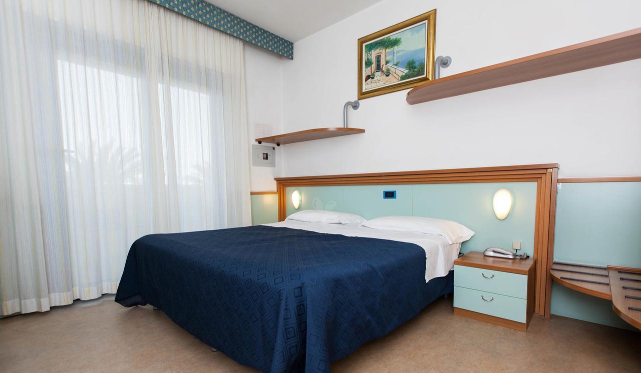 Hotel Marina Roseto Degli Abruzzi Exterior foto